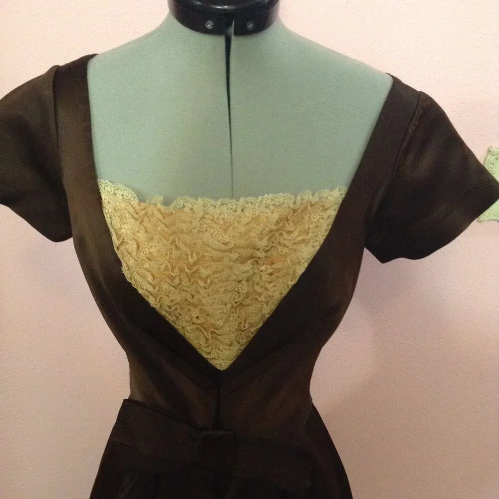 Vintage 1950s '50s Brown Satin Cocktail Dress with Tiered Lace Bodice - Picture 2 of 5